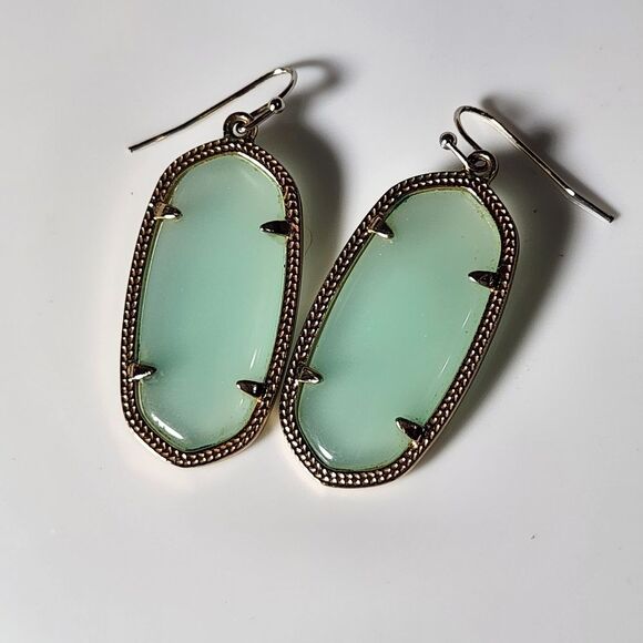 Kendra Scott Elle Earrings in Chalcedony 14K Gold Plated - Picture 5 of 8
